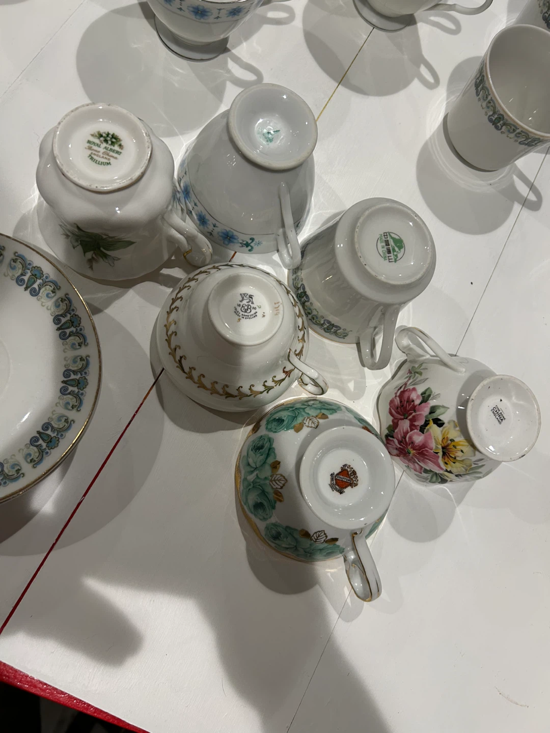 Vintage Fine China Tea Cups and Dinner Plates - photo 4