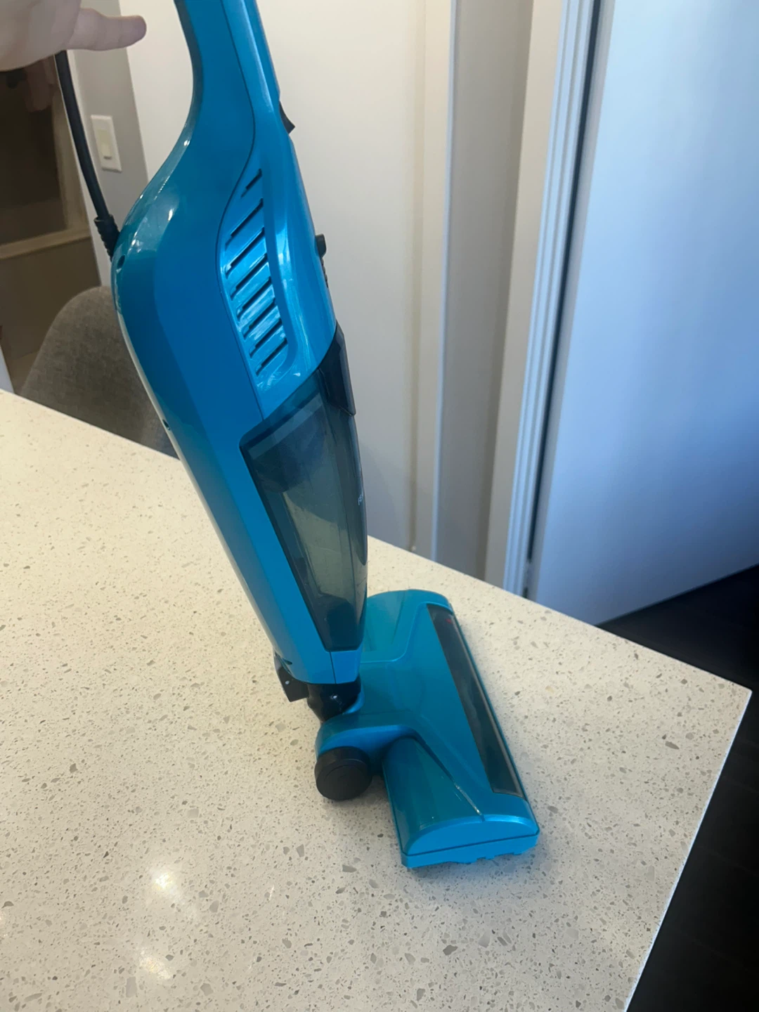 Stick vacuum - photo 2