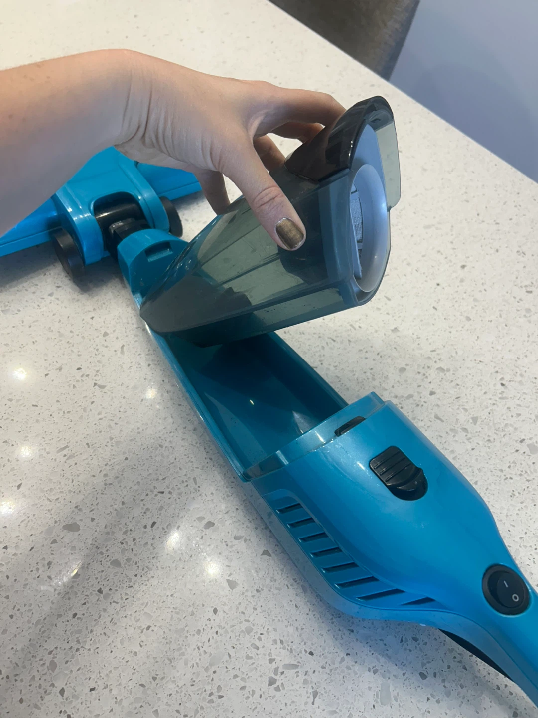 Stick vacuum - photo 4