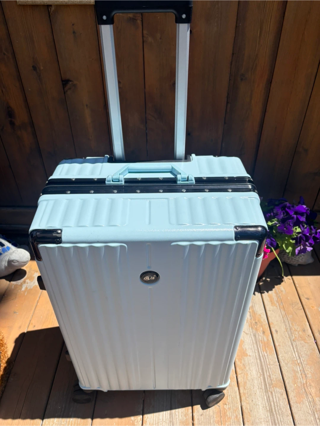 Light Blue Hardshell Suitcase - photo 2