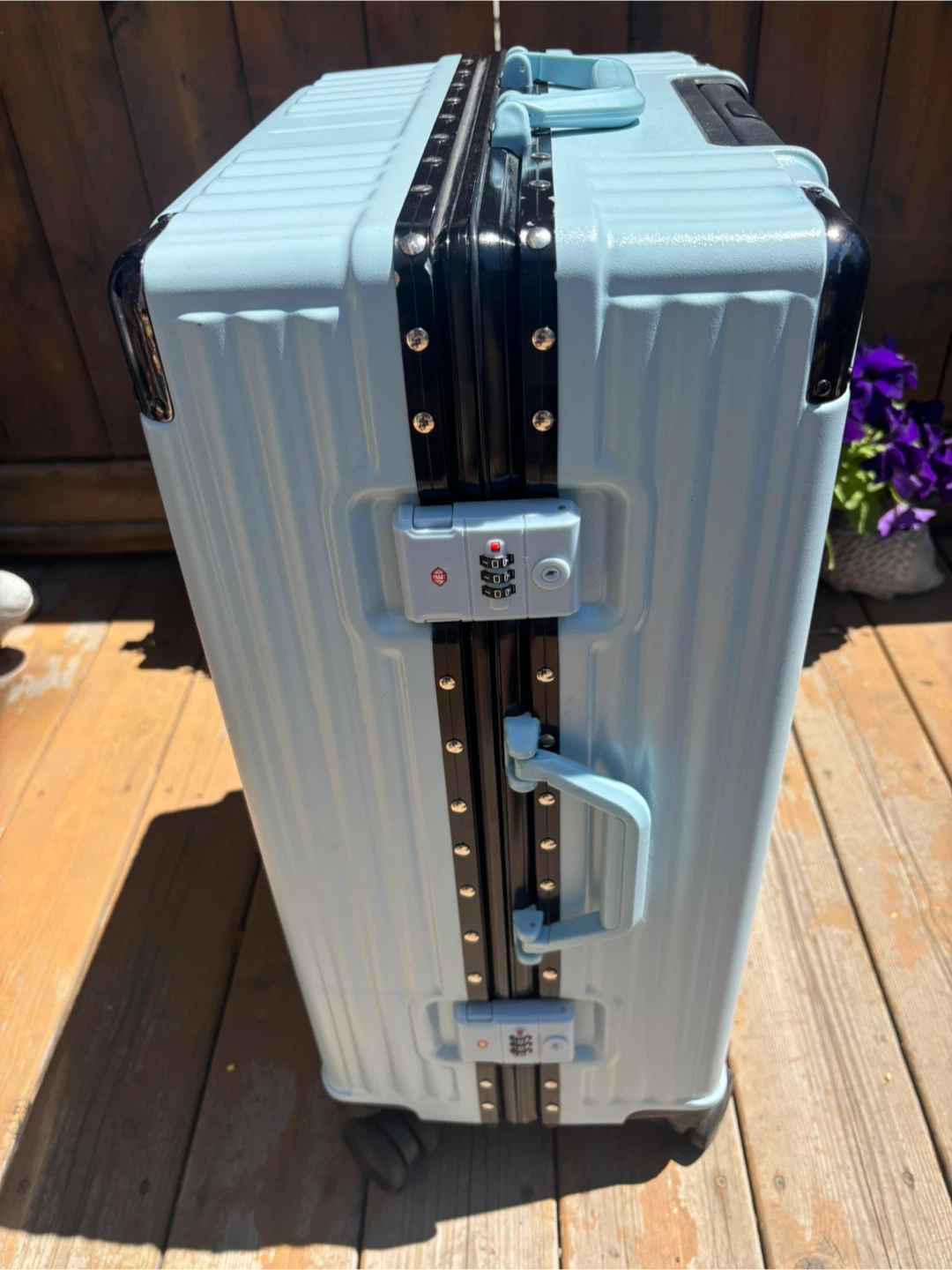 Light Blue Hardshell Suitcase - photo 3