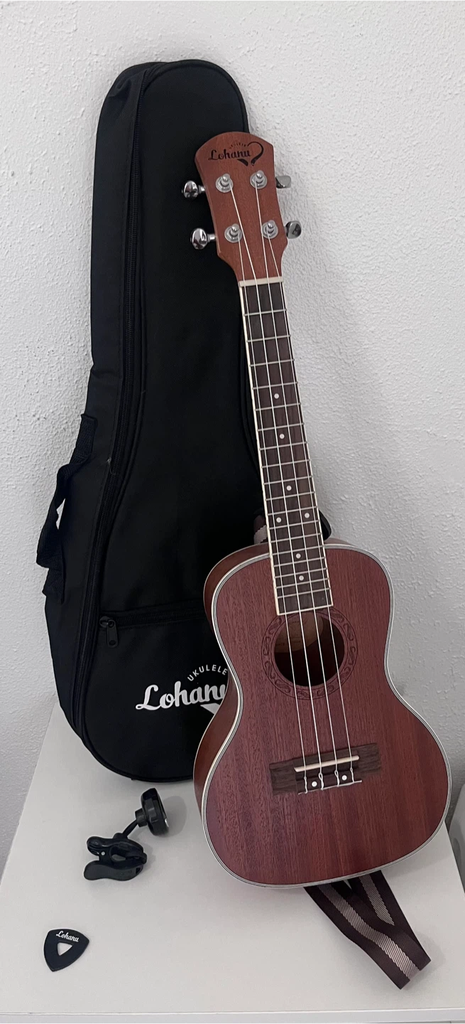 Lohanu Ukulele with Gig Bag