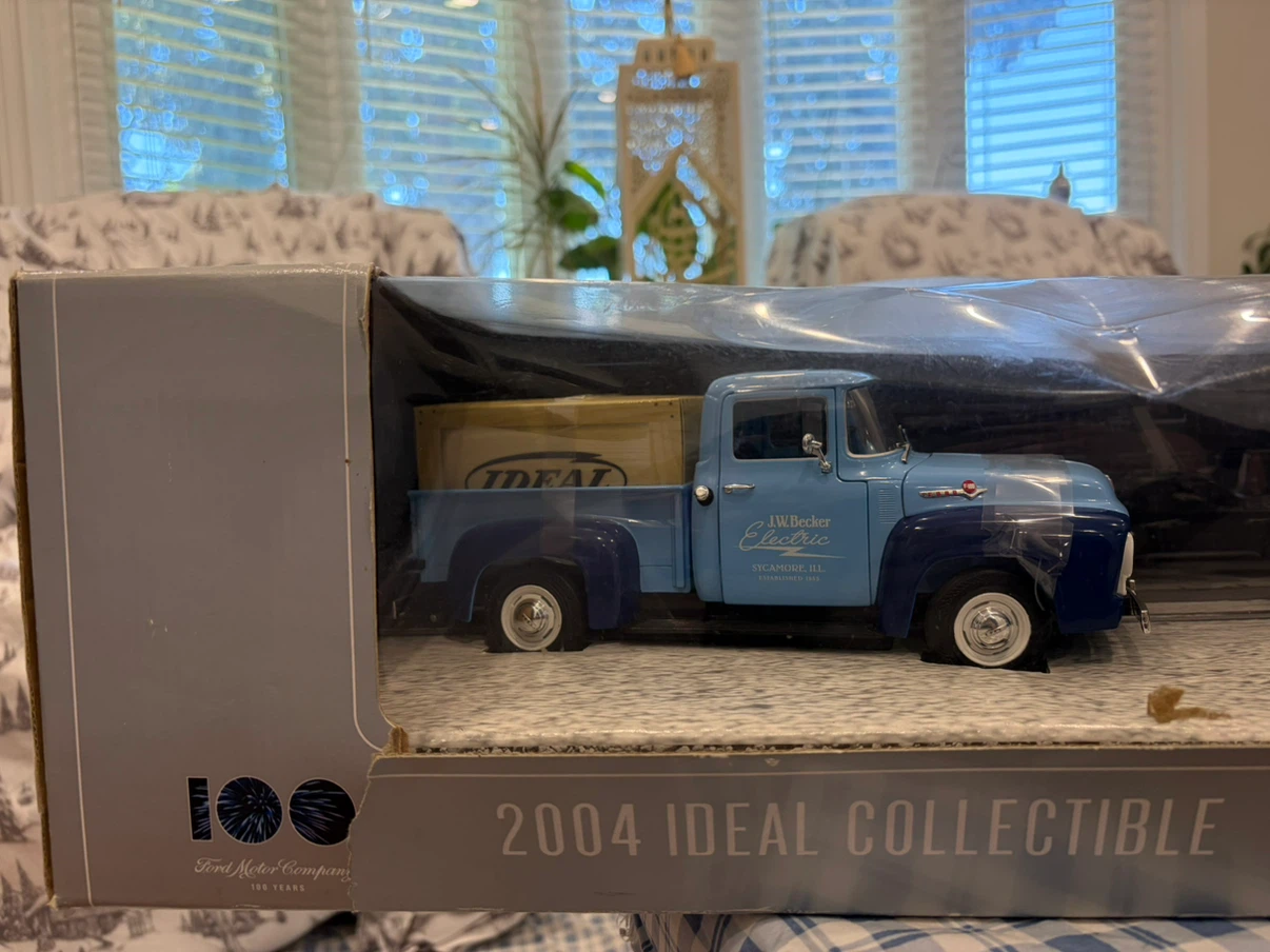 Ideal Collectible Ford pickup - photo 4