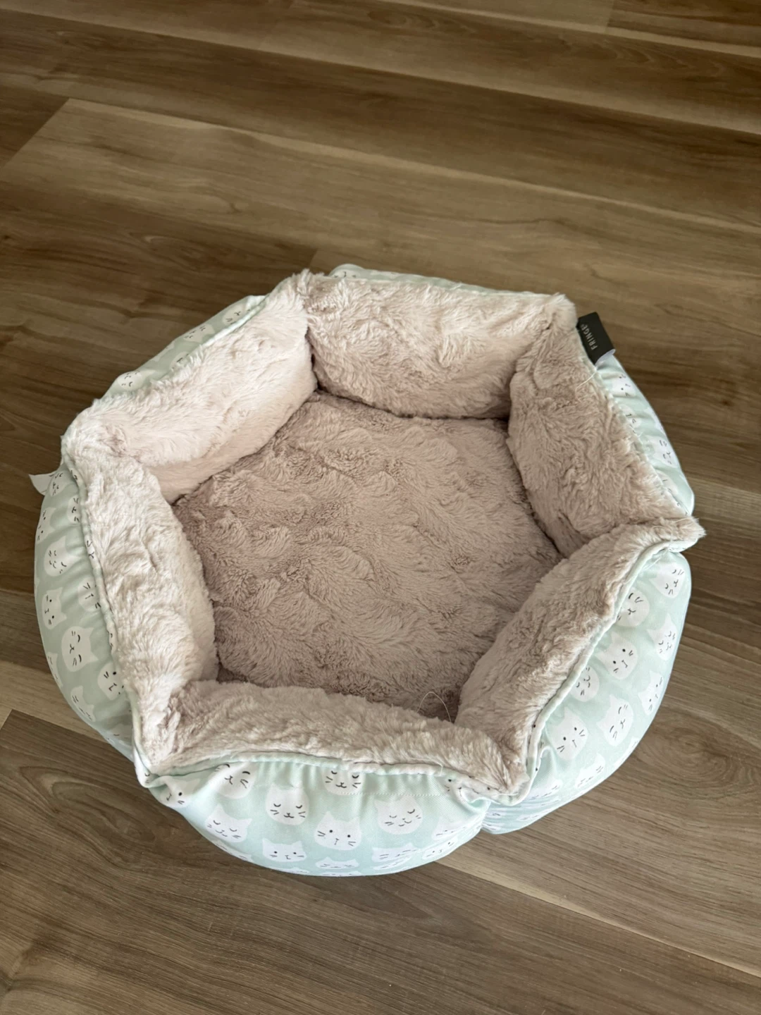 Cat bed