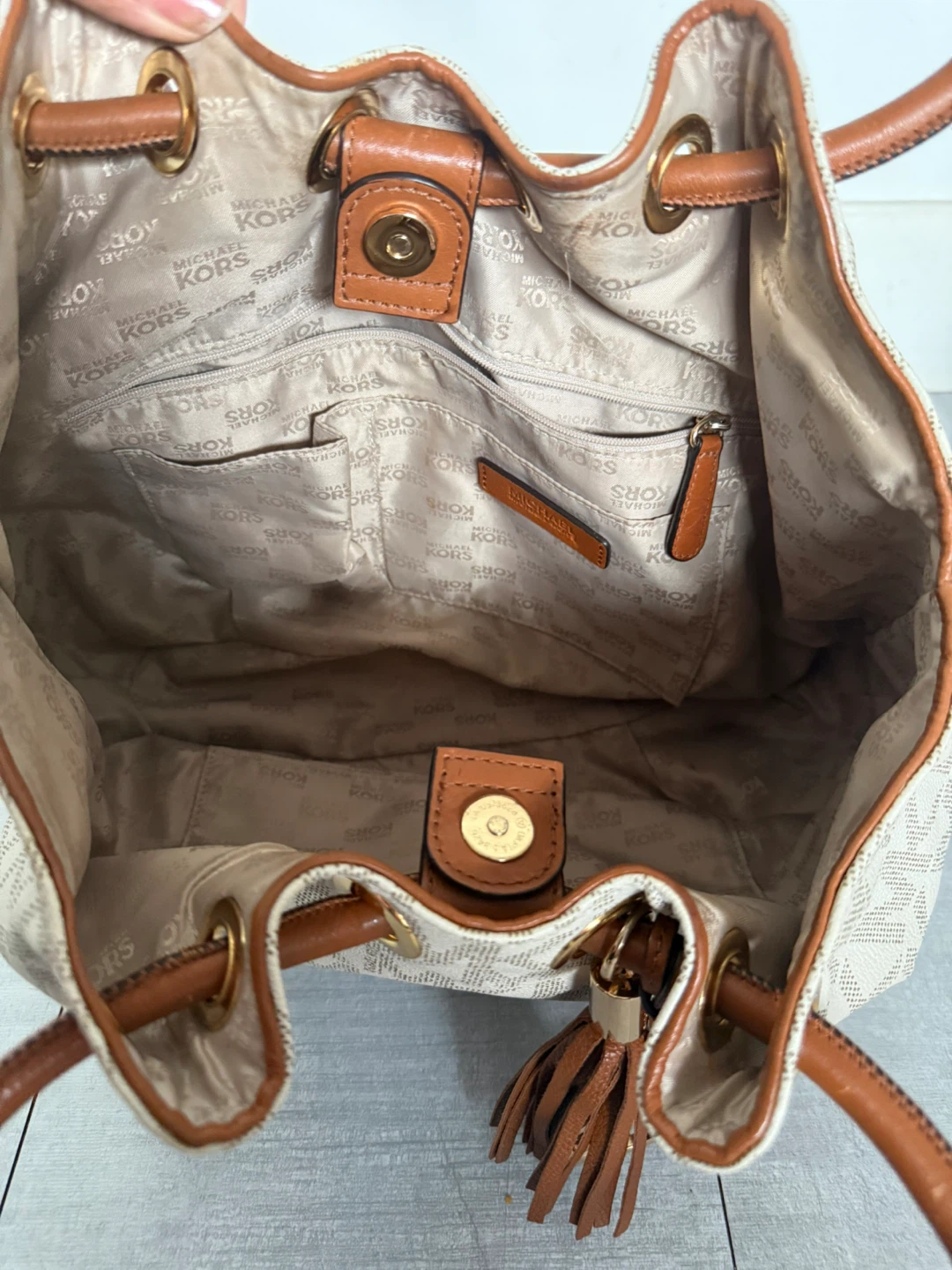 Michael Kors Signature Monogram Bucket Bag - photo 5