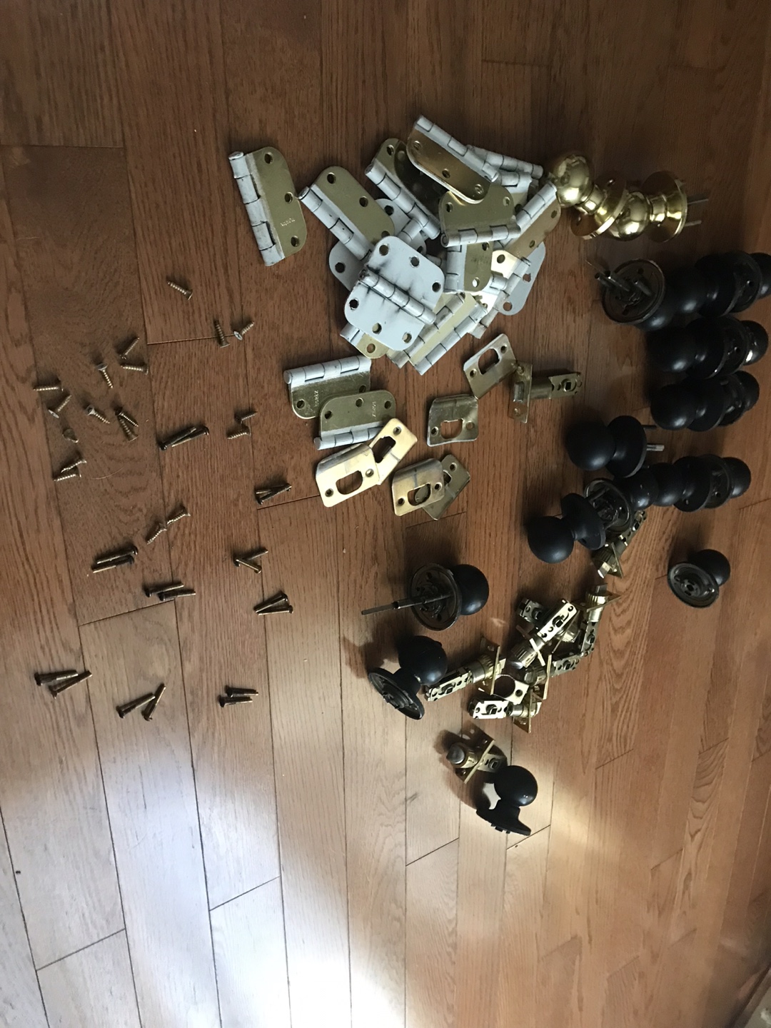 Door Knobs and Hinges Hardware Lot