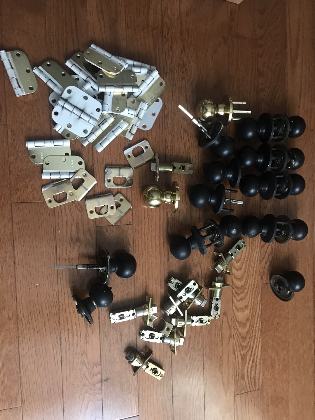 Door Knobs and Hinges Hardware Lot - photo 2
