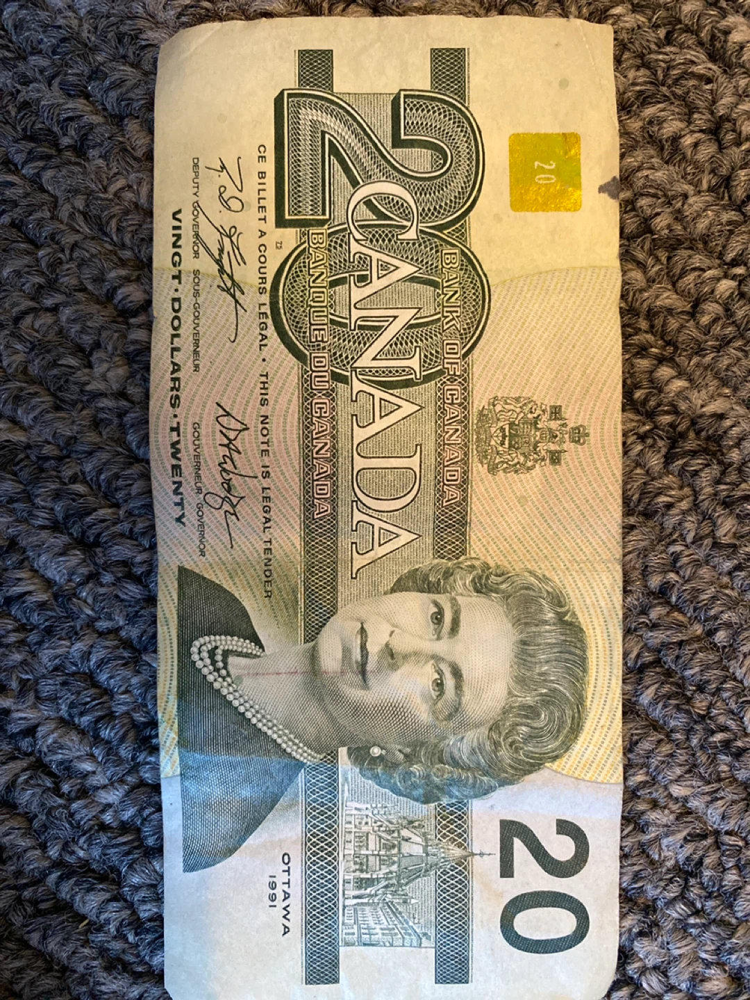 Canadian $5 and $20 old Canadian bills - photo 2