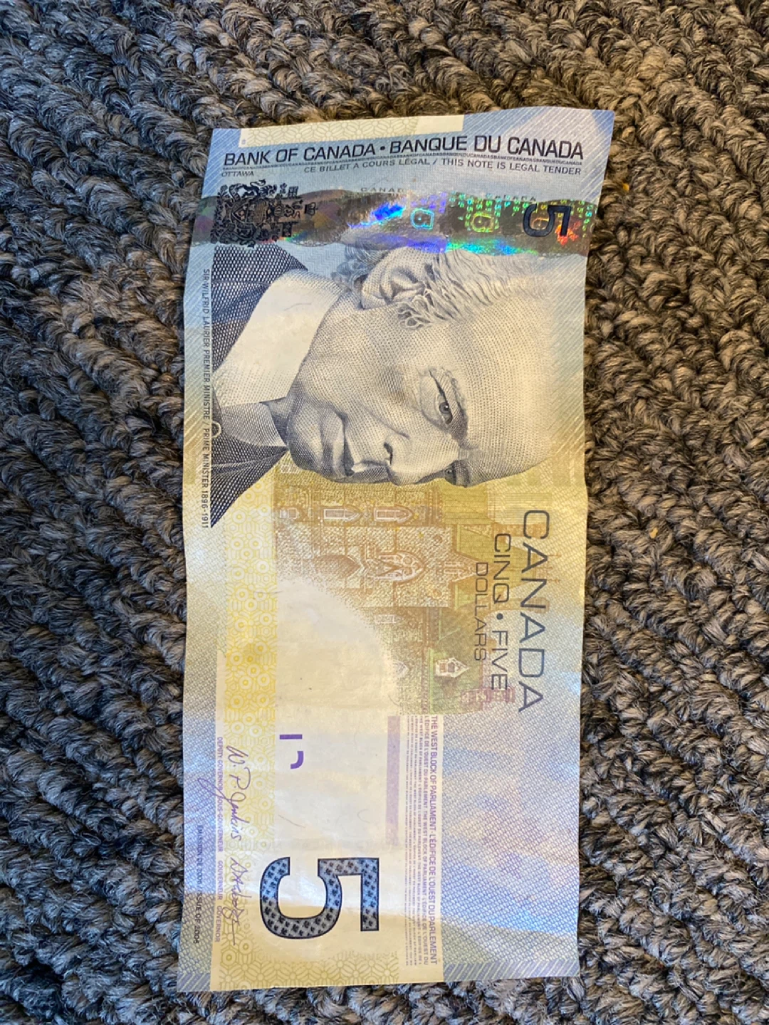 Canadian $5 and $20 old Canadian bills - photo 3