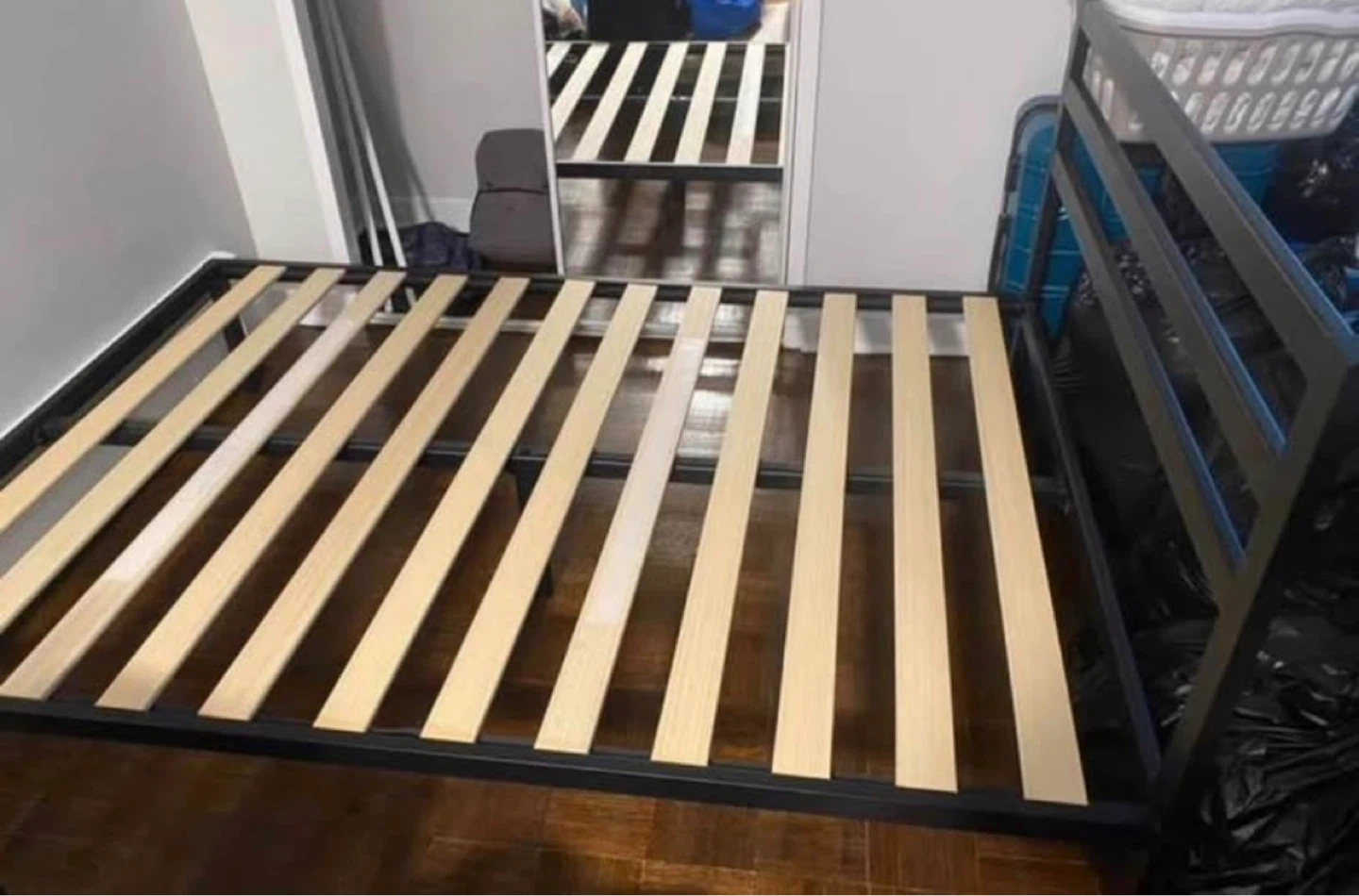 Queen Size Metal Bed Frame - photo 2