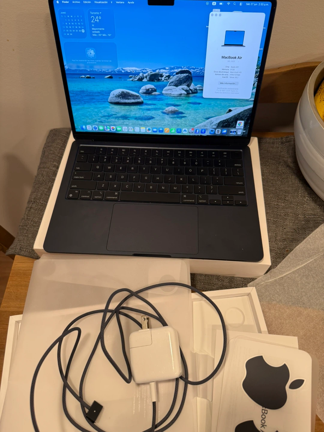 Apple MacBook Air 13-inch M2 chip, 256GB SSD, 8GB RAM