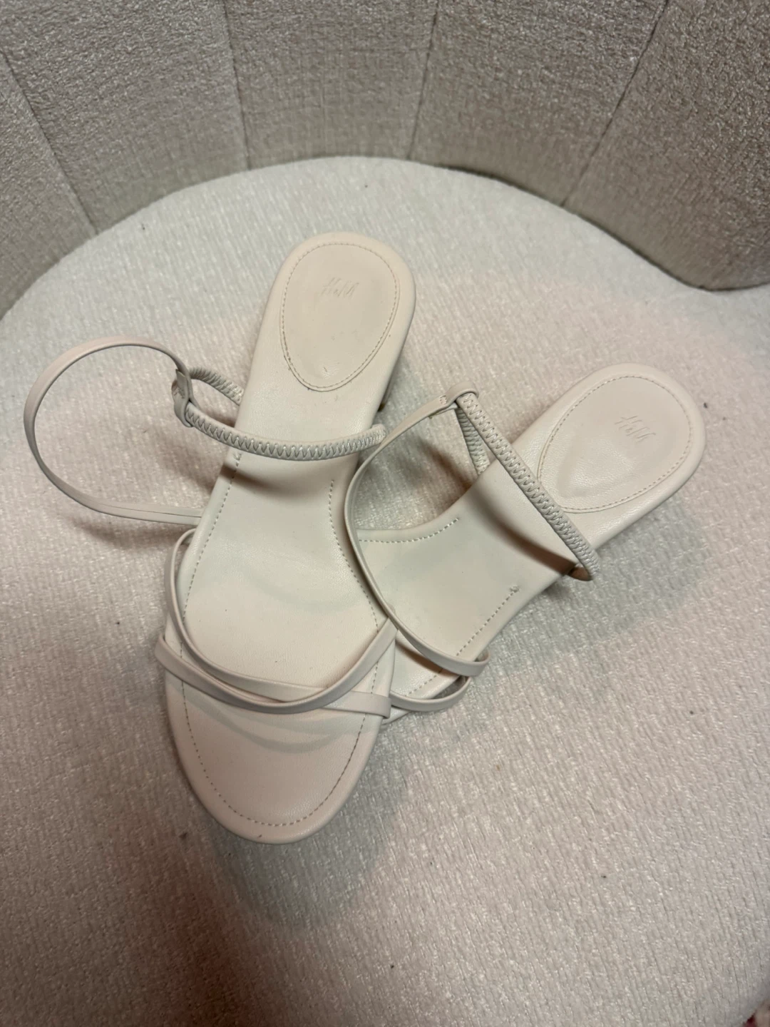 Like new H&M White Strappy Block Heel Sandals - photo 2