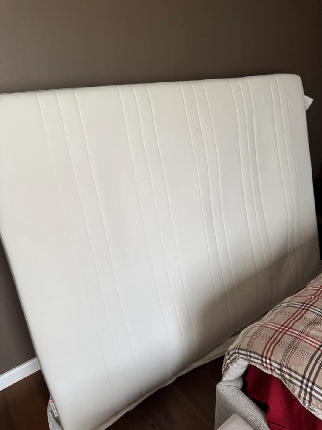 Clean / IKEA HAUGESUND Mattress