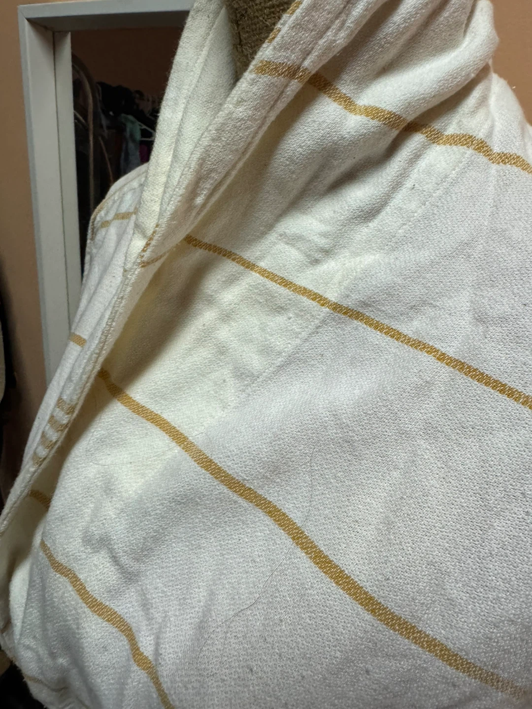 White and Gold Striped Robe - photo 3