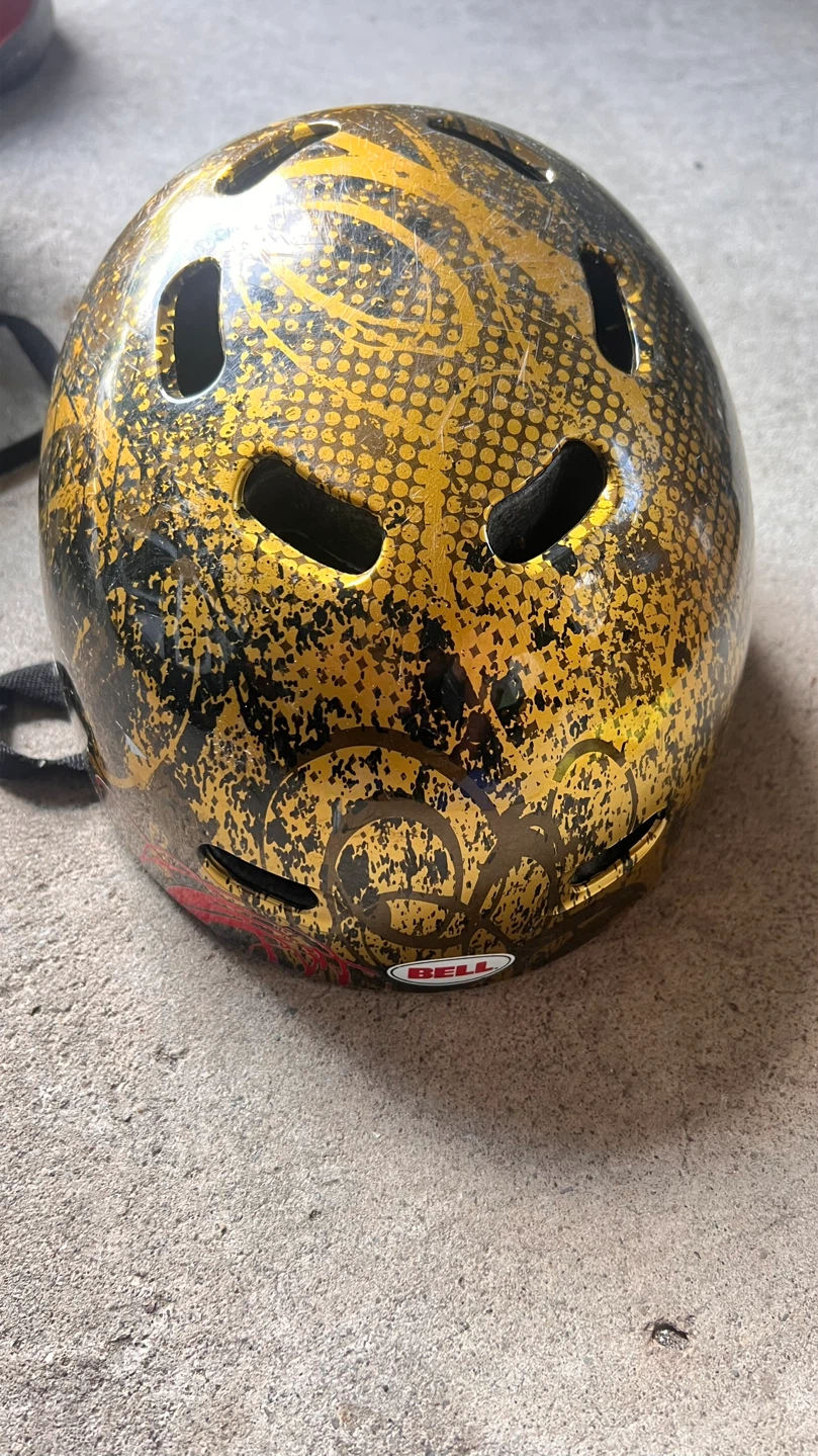 Bell Maniac Youth Skateboard Helmet