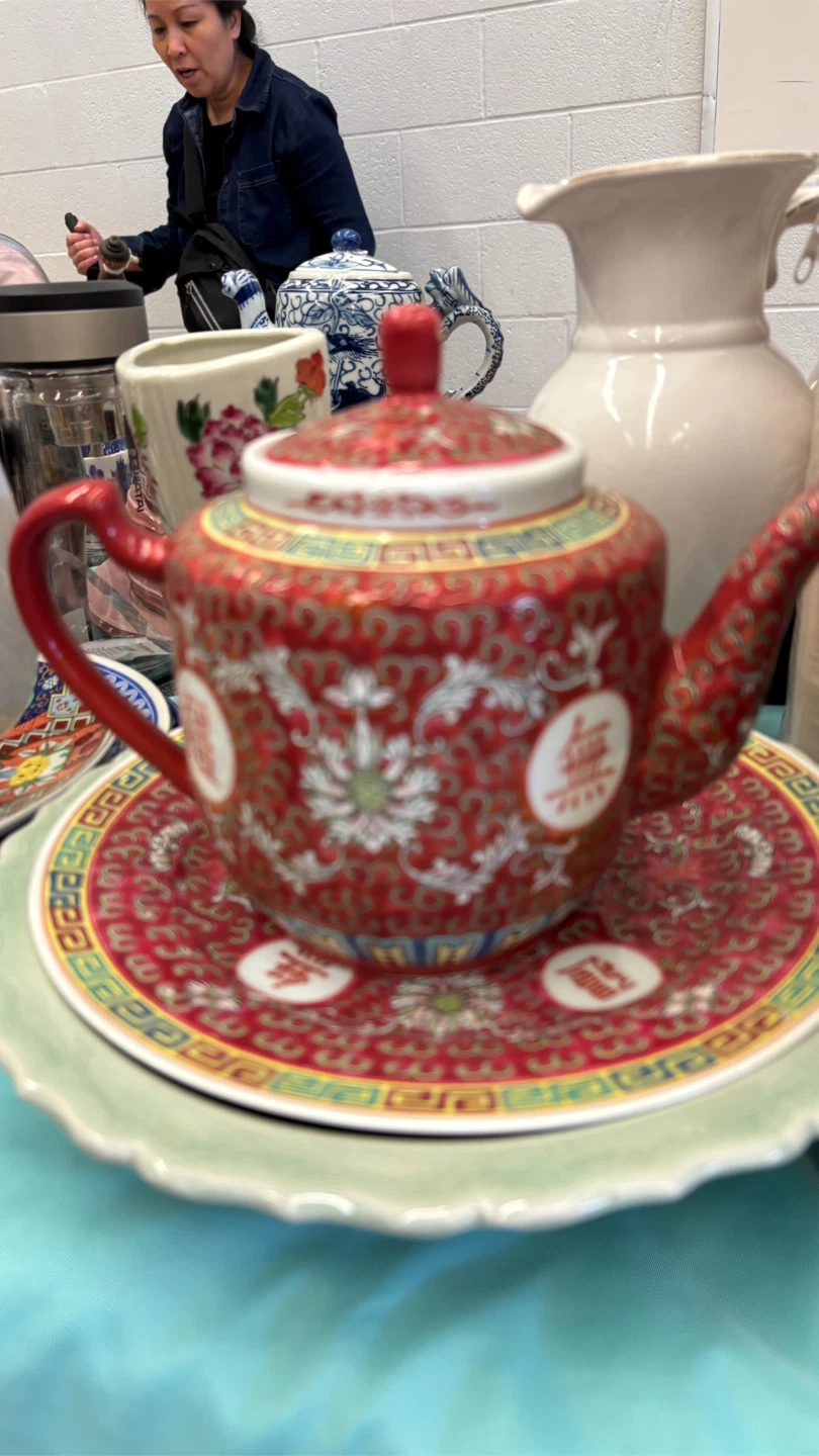 Vintage Ceramic Teapot and Saucer Set - photo 2