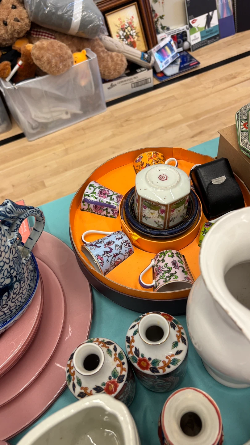 Vintage Ceramic Teapot and Saucer Set - photo 3