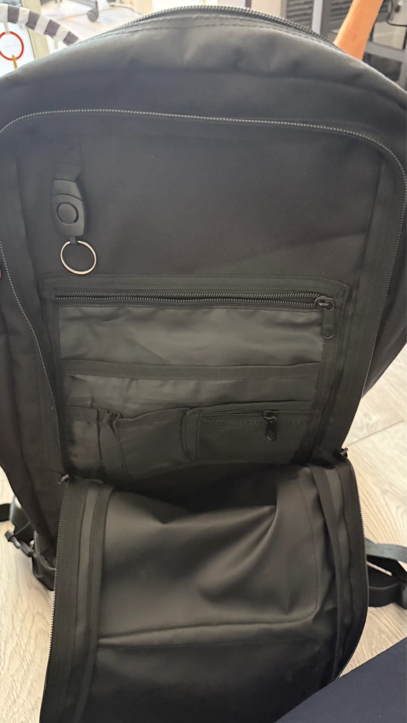 Mountain Warehouse 10L hiking backpack - photo 2