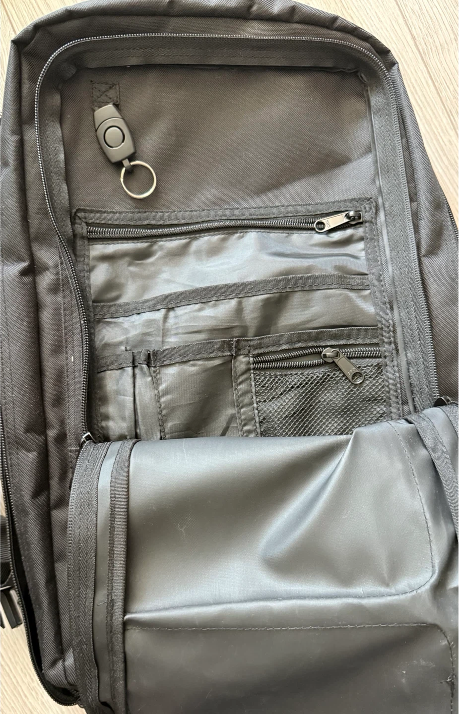 Mountain Warehouse 10L hiking backpack - photo 3
