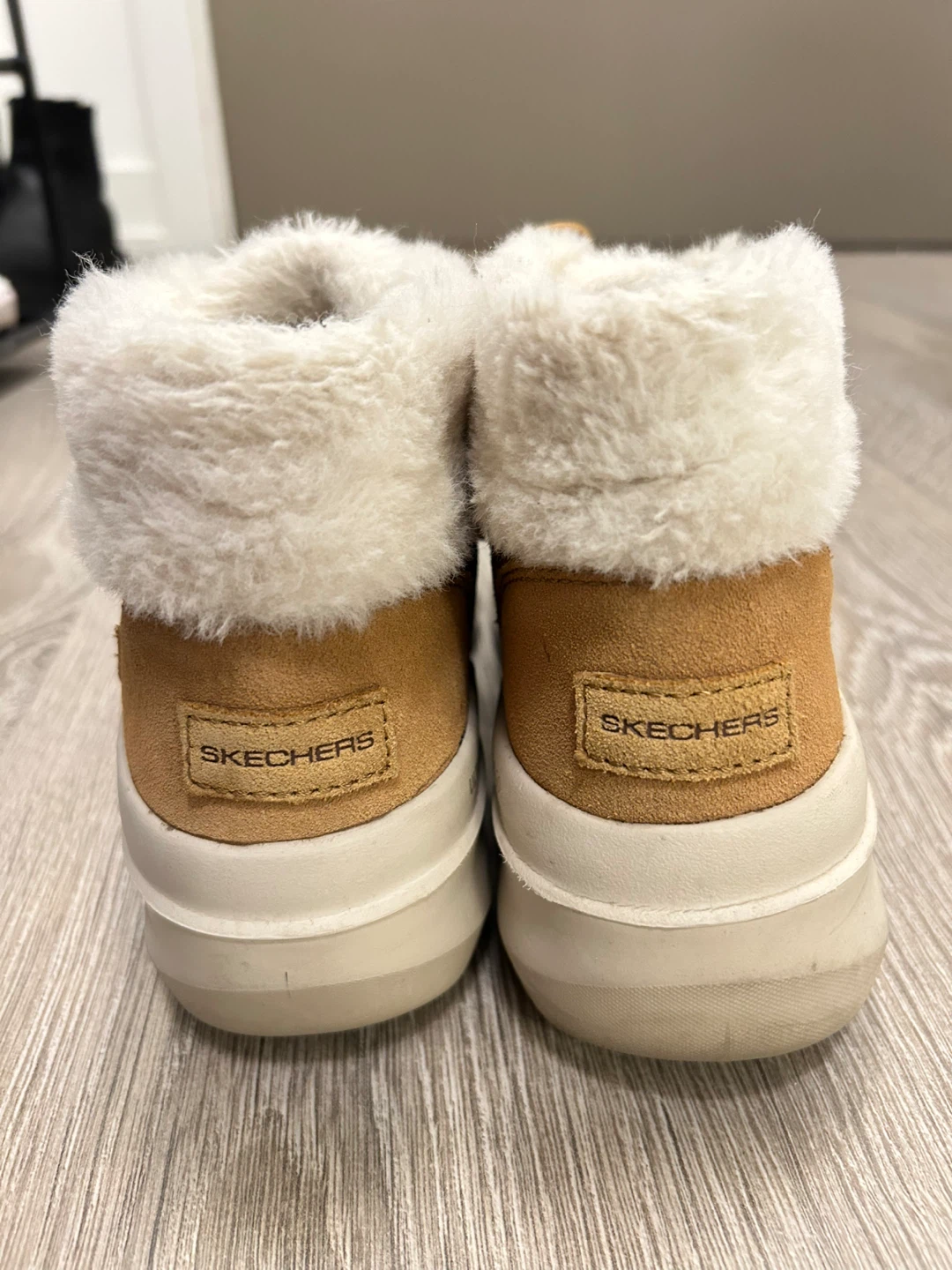 Skechers Women's Winter Boots US Size 8 - photo 3