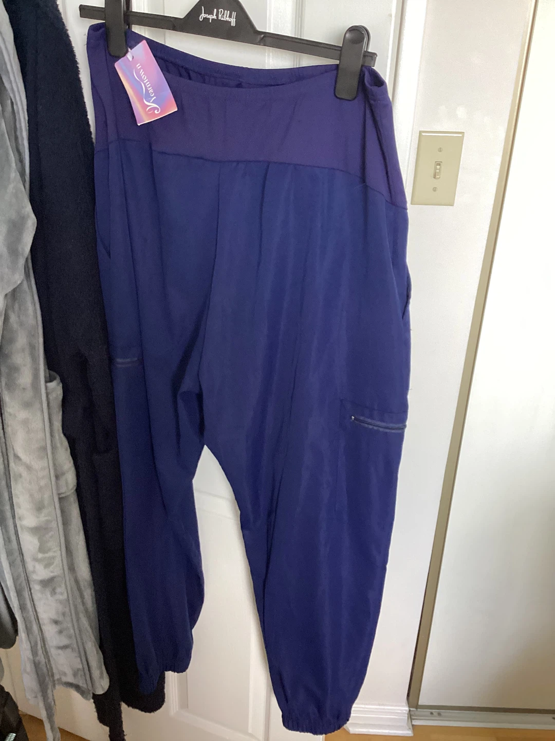 New Yearntown Maternity Scrub Joggers size L - photo 4