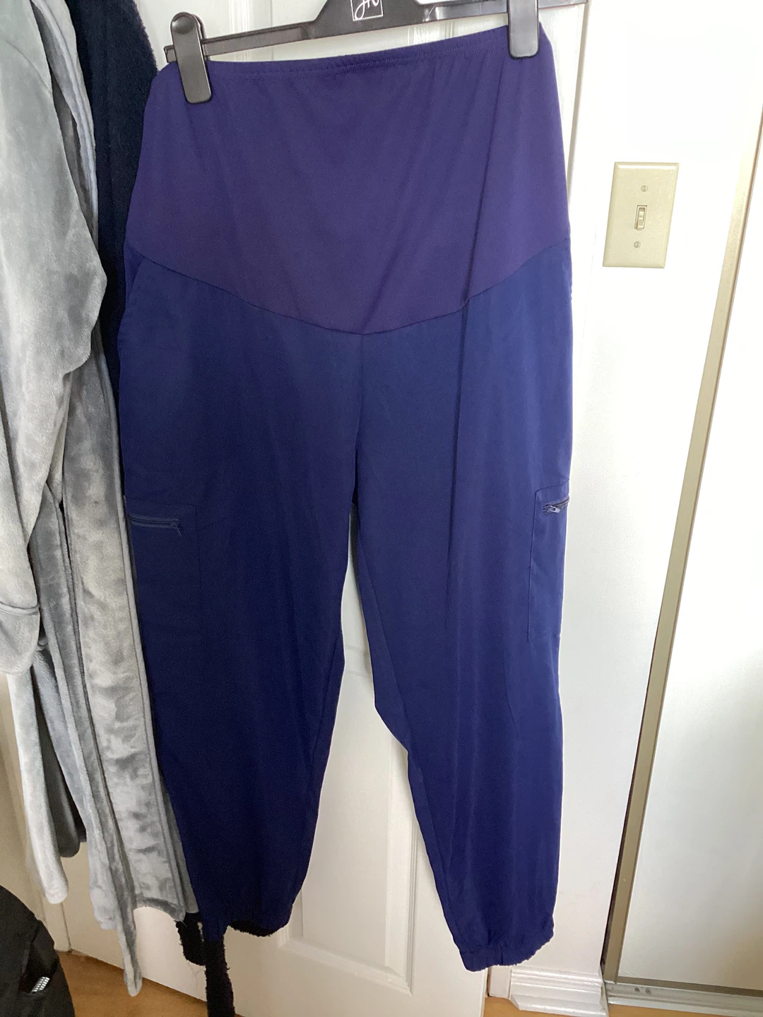 New Yearntown Maternity Scrub Joggers size L - photo 5