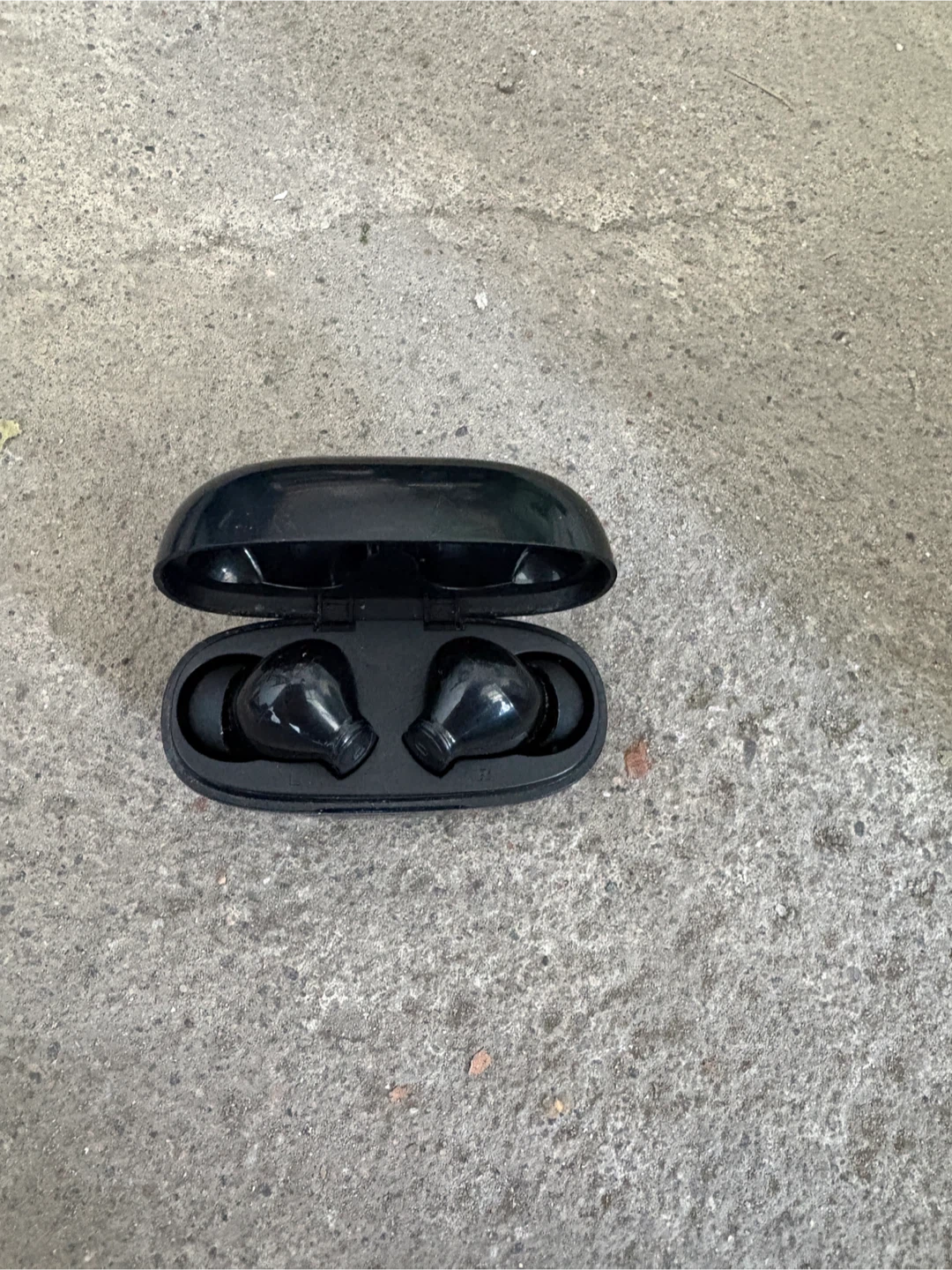 Black Boat Wireless Earbuds with Charging Case
