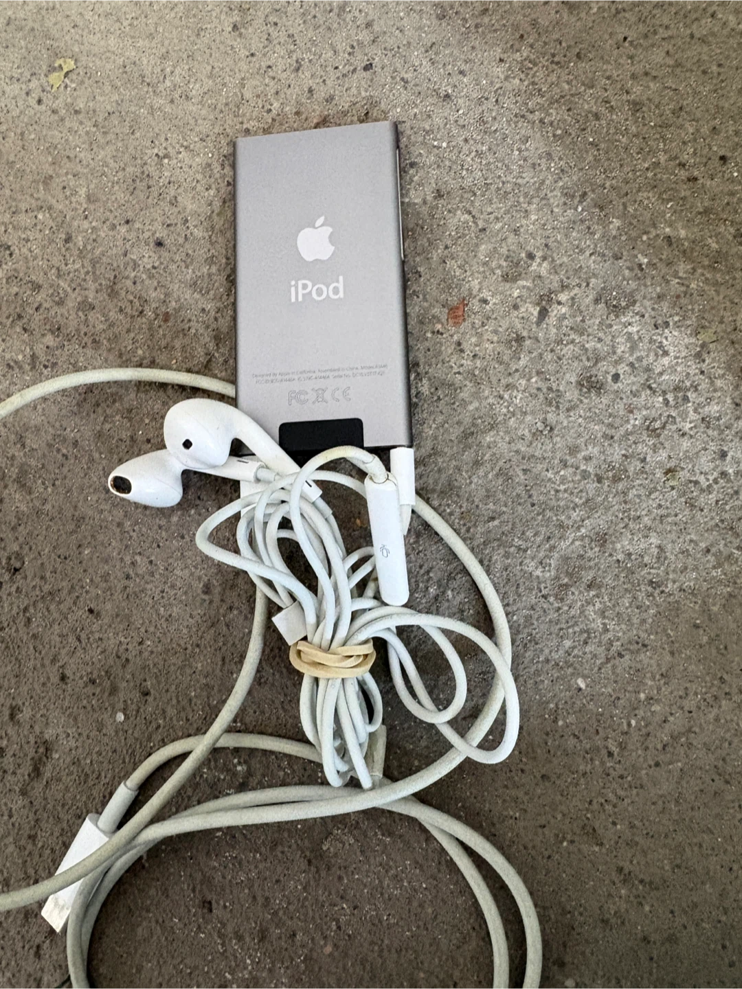 Apple iPod Nano 7th Gen - Silver