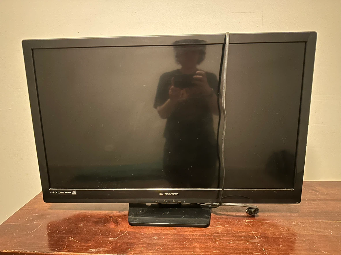 Emerson 32” TV