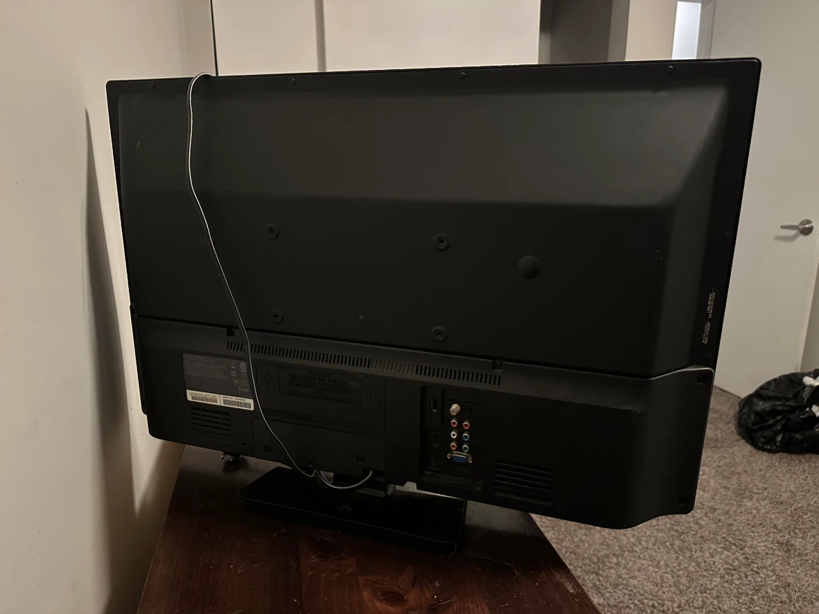 Emerson 32” TV - photo 2
