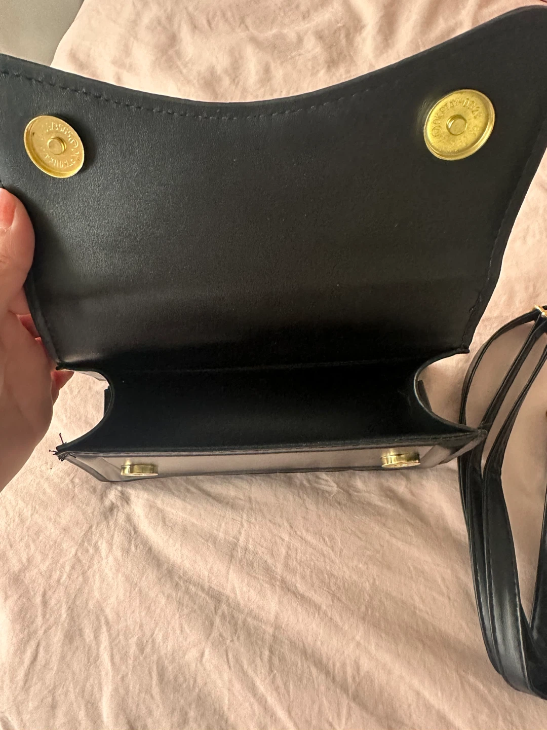 Black Handbag with Shoulder Strap - photo 4