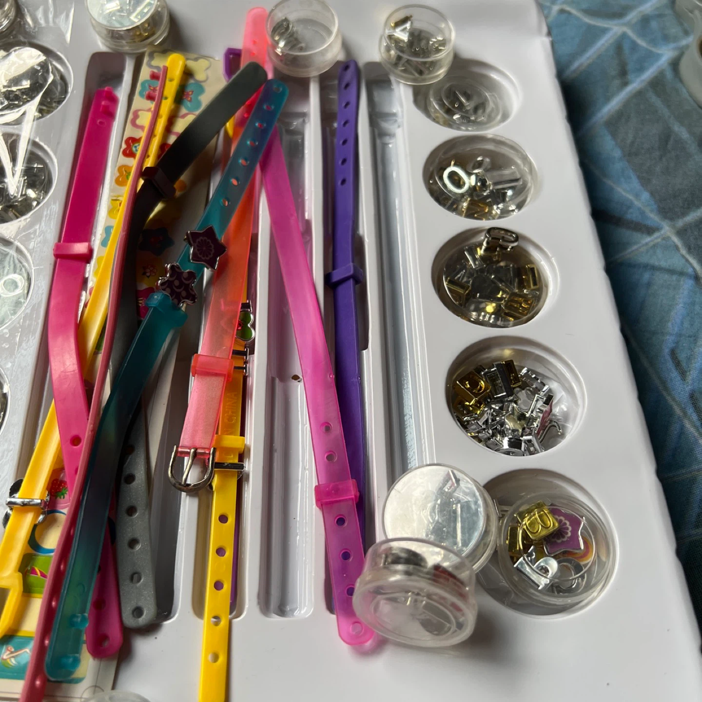 Totally Me! DIY Spell & Sparkle Bracelets Kit - photo 3