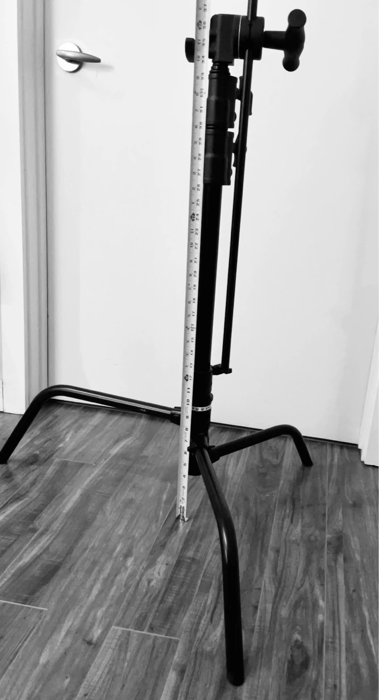 Kupo light stand.
