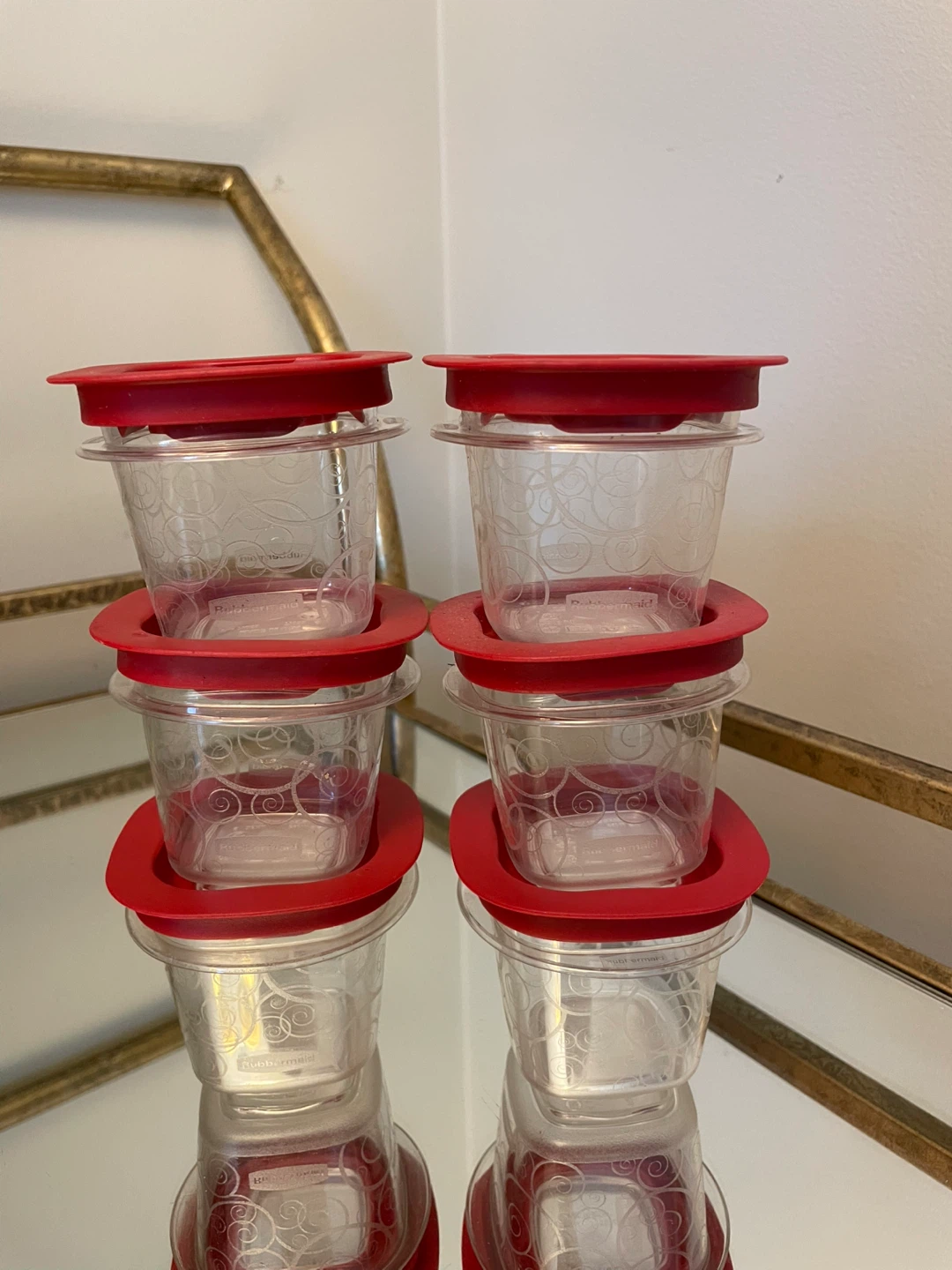 Rubbermaid Swirl Pattern 118 ml containers and lids bundle of 6