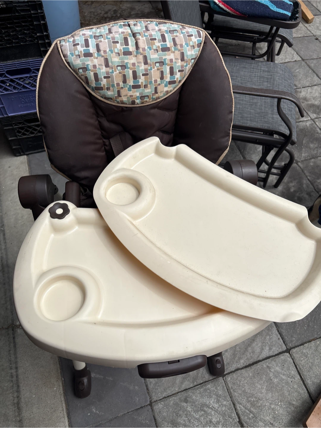 Adjustable Graco High Chair with 2 Tray - photo 3