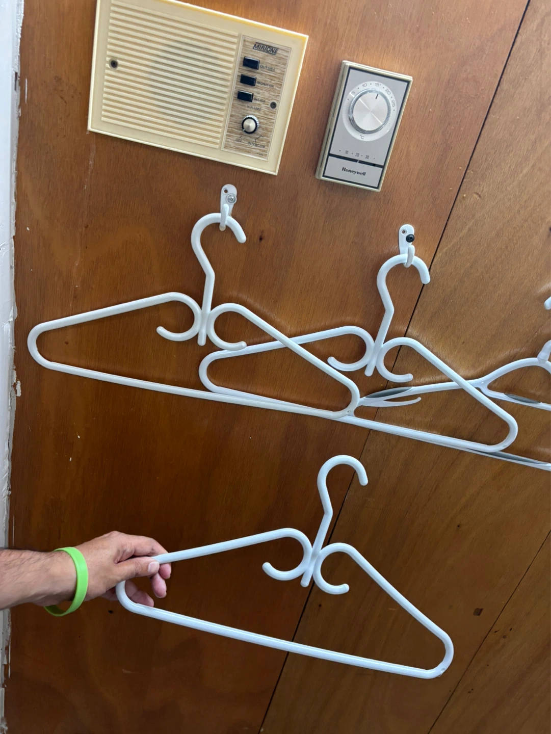 White Clothes Hangers - Set of 5 - photo 2