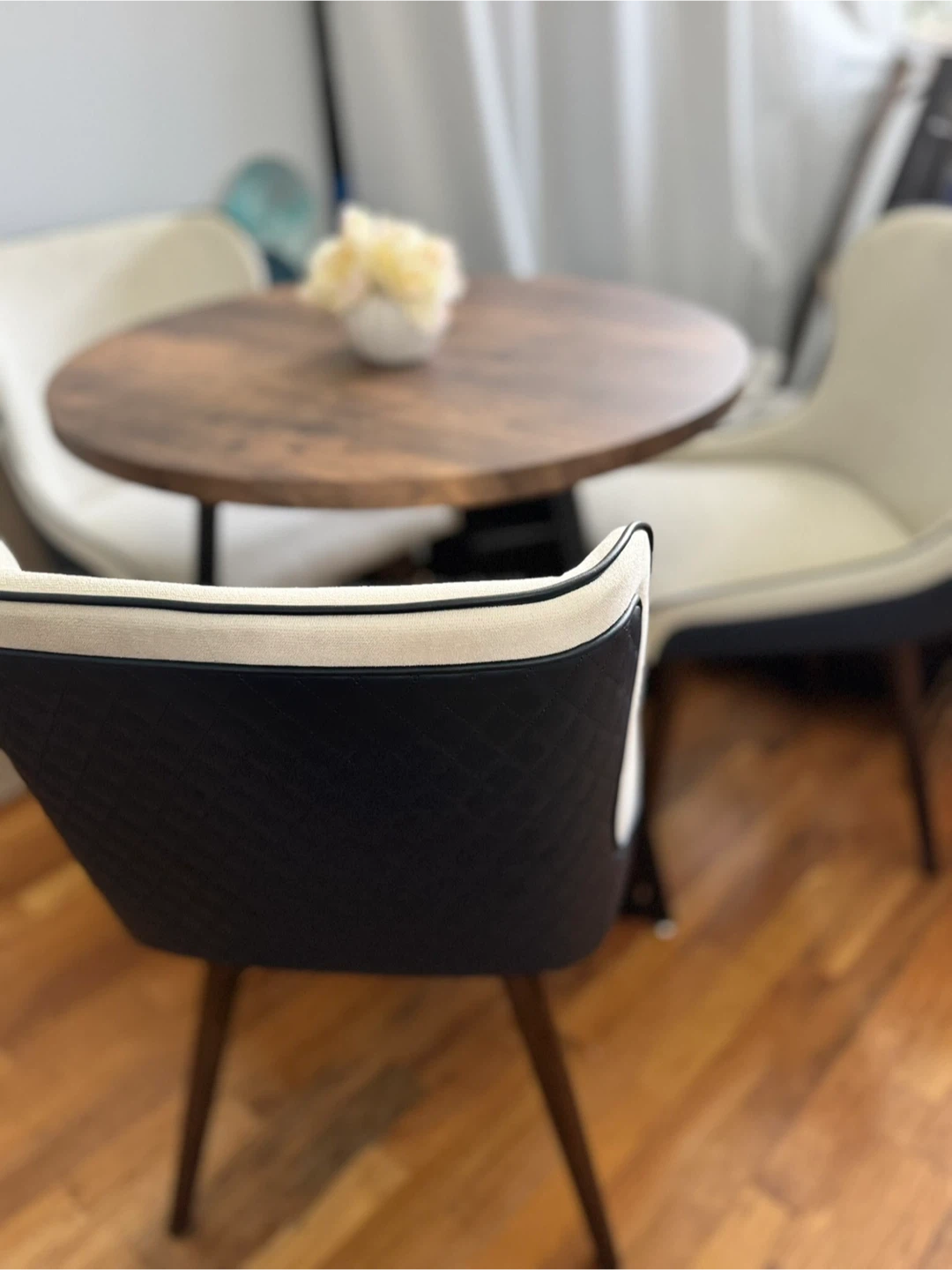 Set of 4 Modern Dining Chairs (New) - photo 2