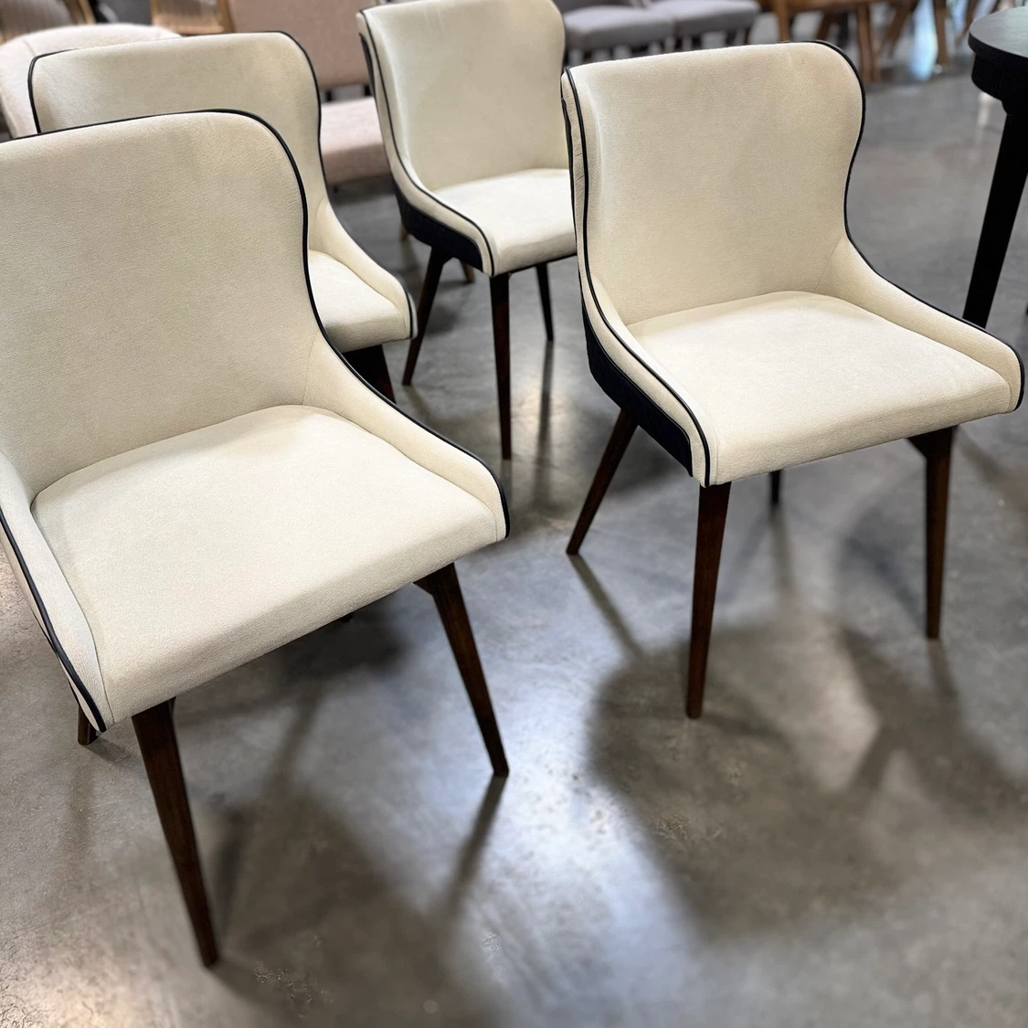 Set of 4 Modern Dining Chairs (New) - photo 2