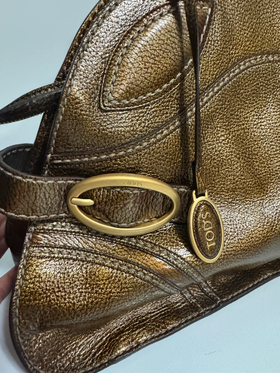 TOD'S Women's Bronze Metallic Leather Handbag - photo 4