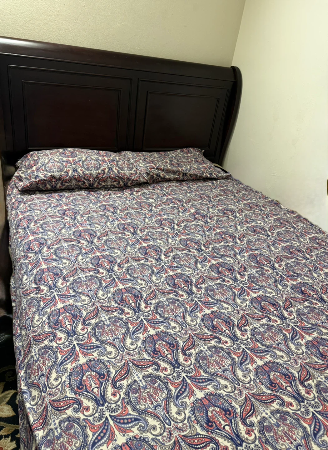 $100 or best offer FIRST COME FIRST SERVE Queen bed