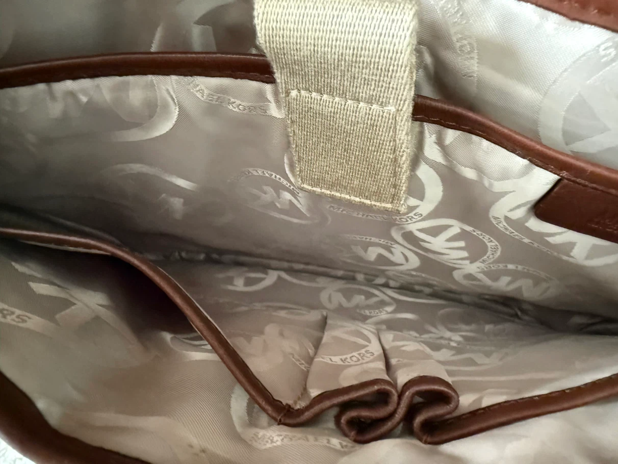 Michael Kors Signature MK Messenger Bag - photo 4