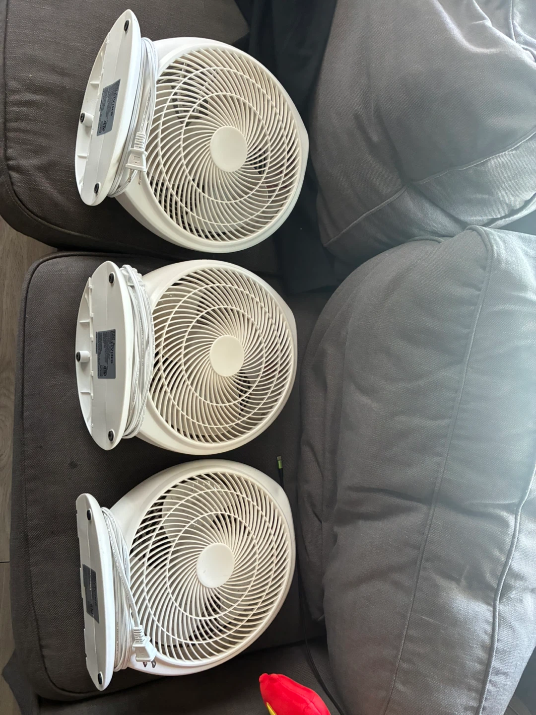 3 table top fans