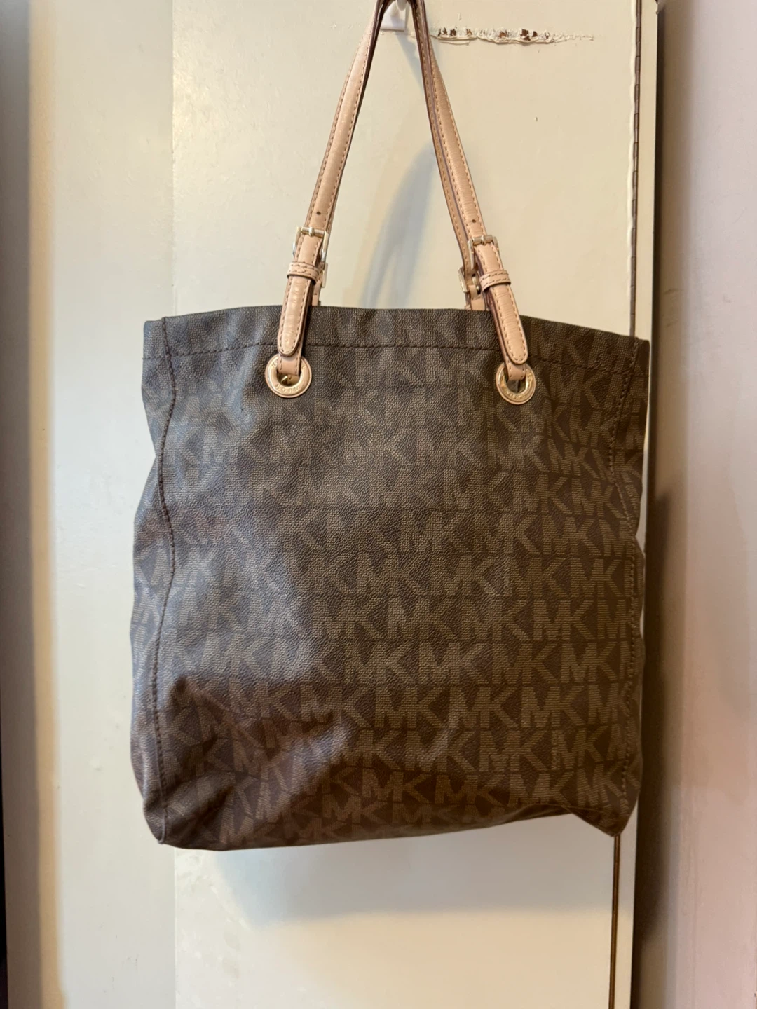 Michael Kors Monogram Tote Bag - photo 2