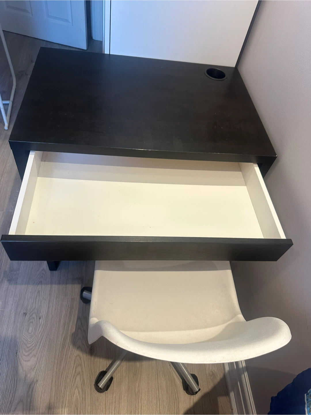IKEA MICKE desk with Drawer and Chair - photo 4