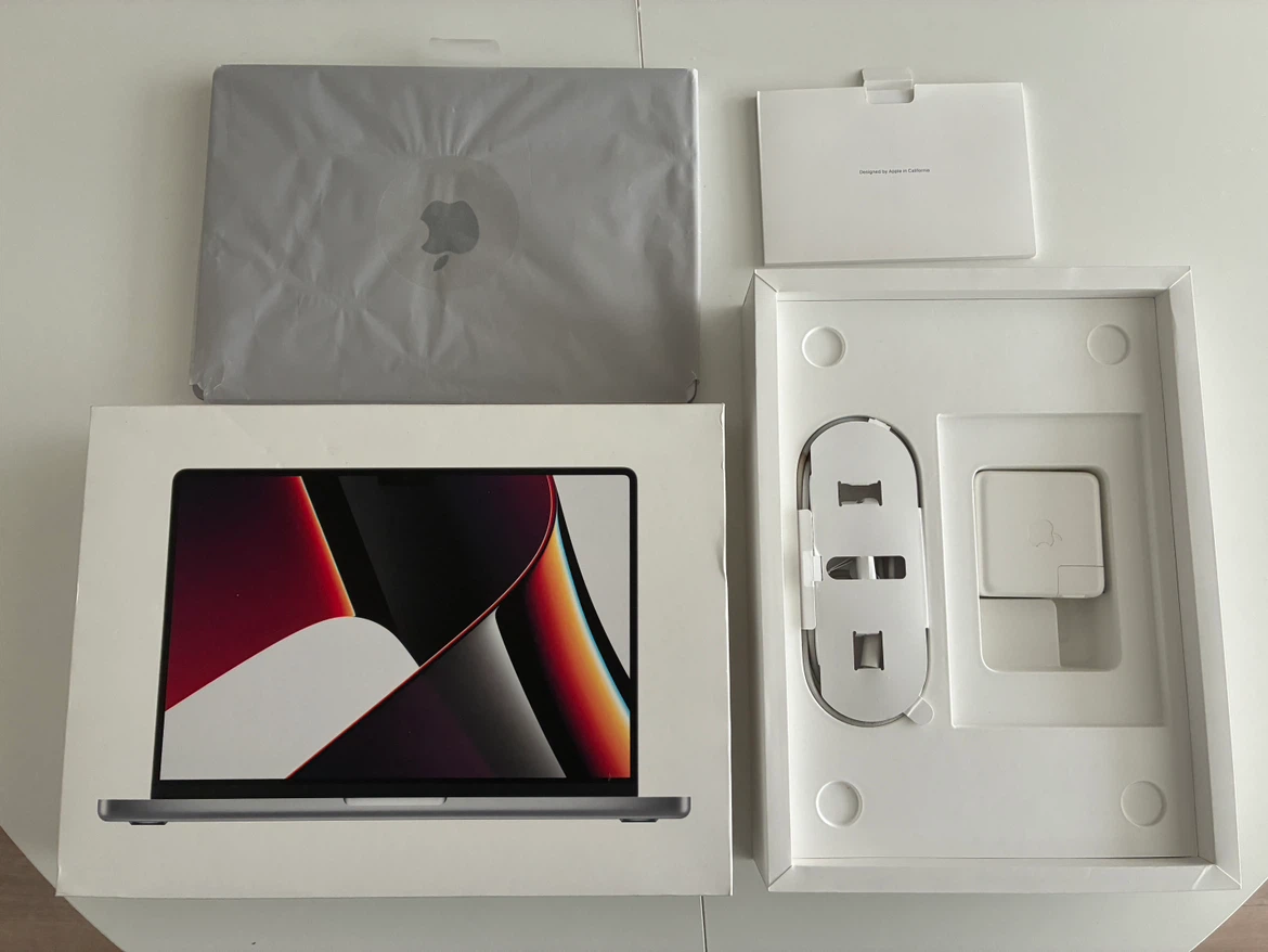 Apple MacBook Pro 14-inch M1 - photo 2
