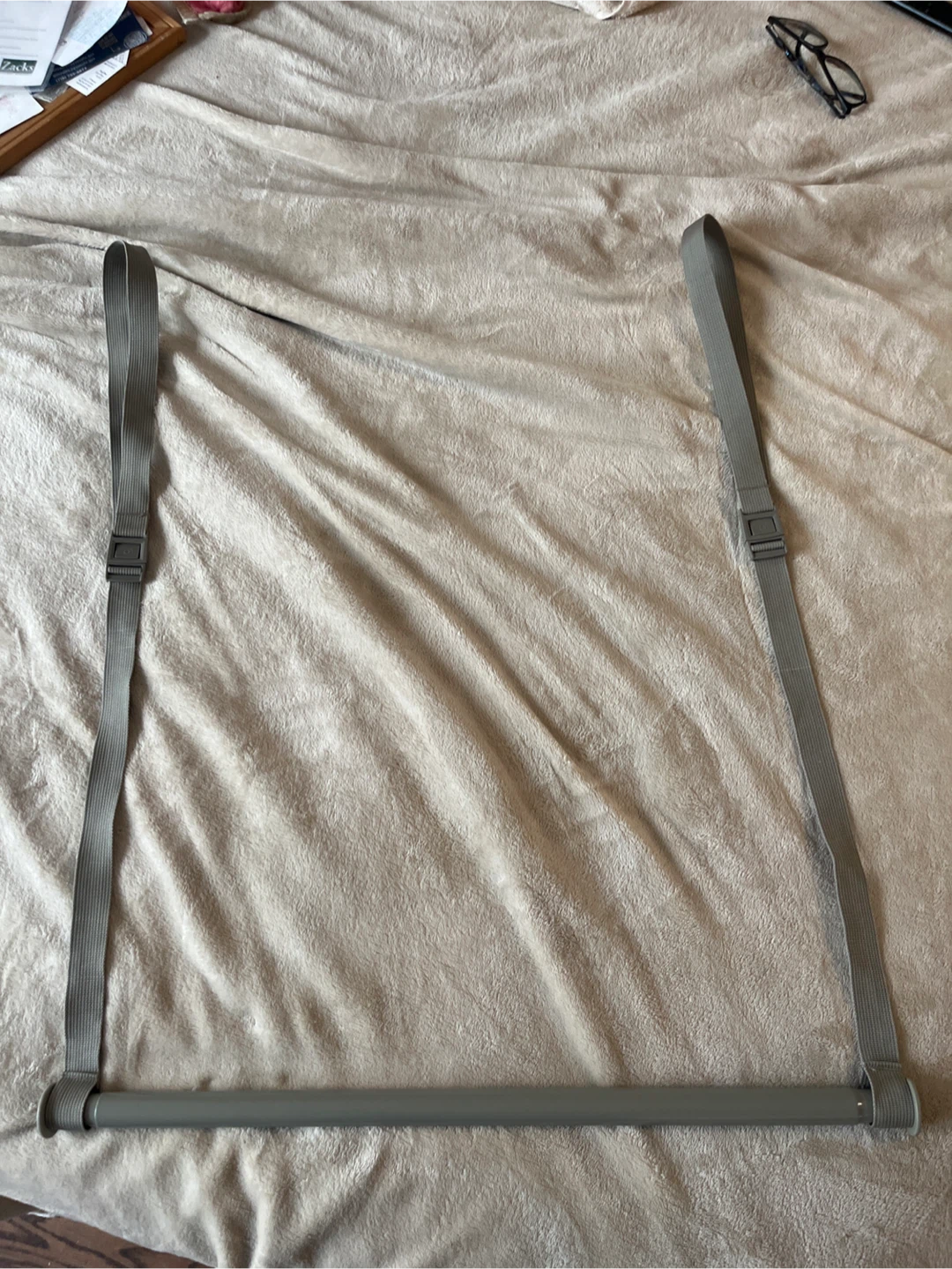 Adjustable height and adjustable length closet rod