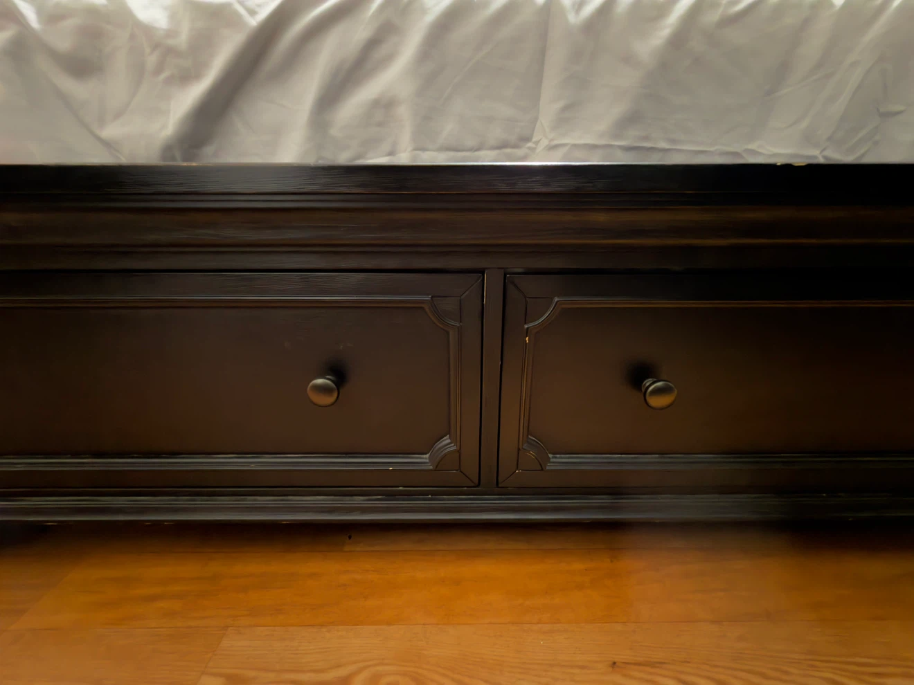 Raymour n flanigan Dark Wood Bed Frame with Storage Drawers - photo 4