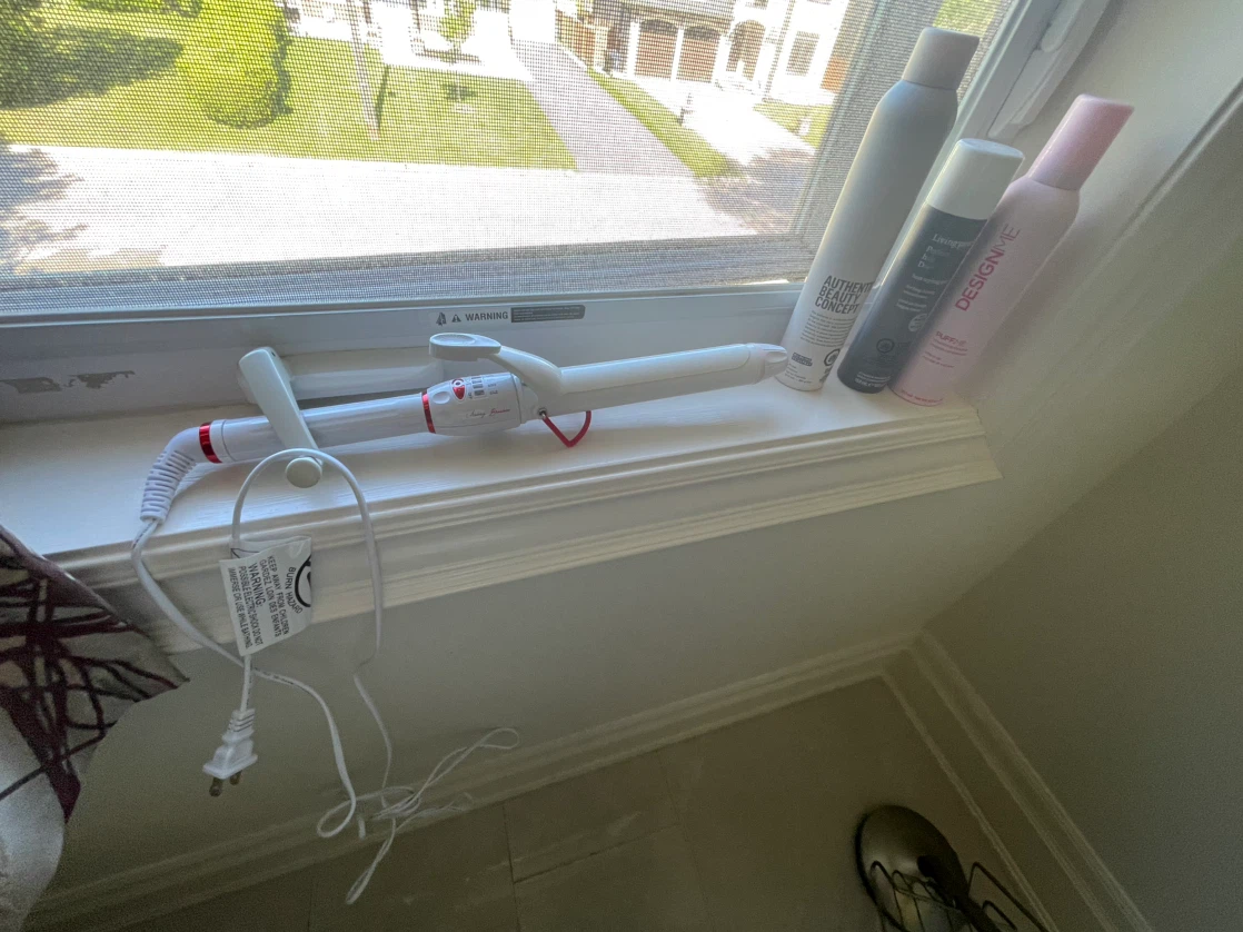 Hair curling wand and hair sprays - photo 3