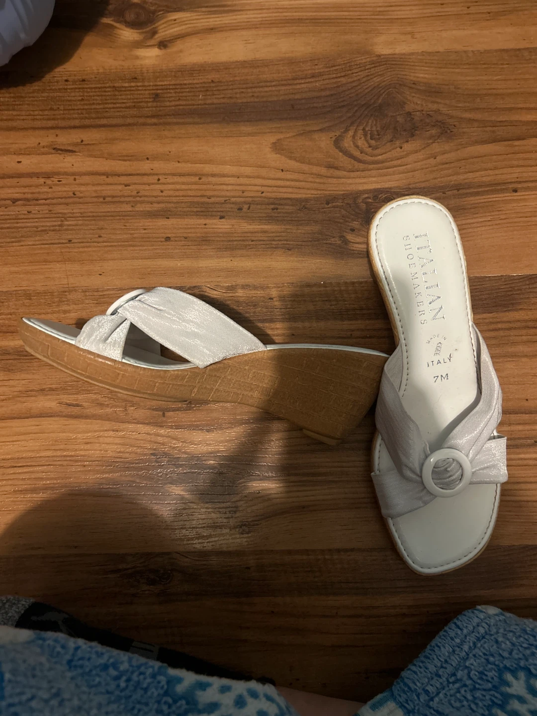Italian Shoemakers White Wedge Sandals - photo 2