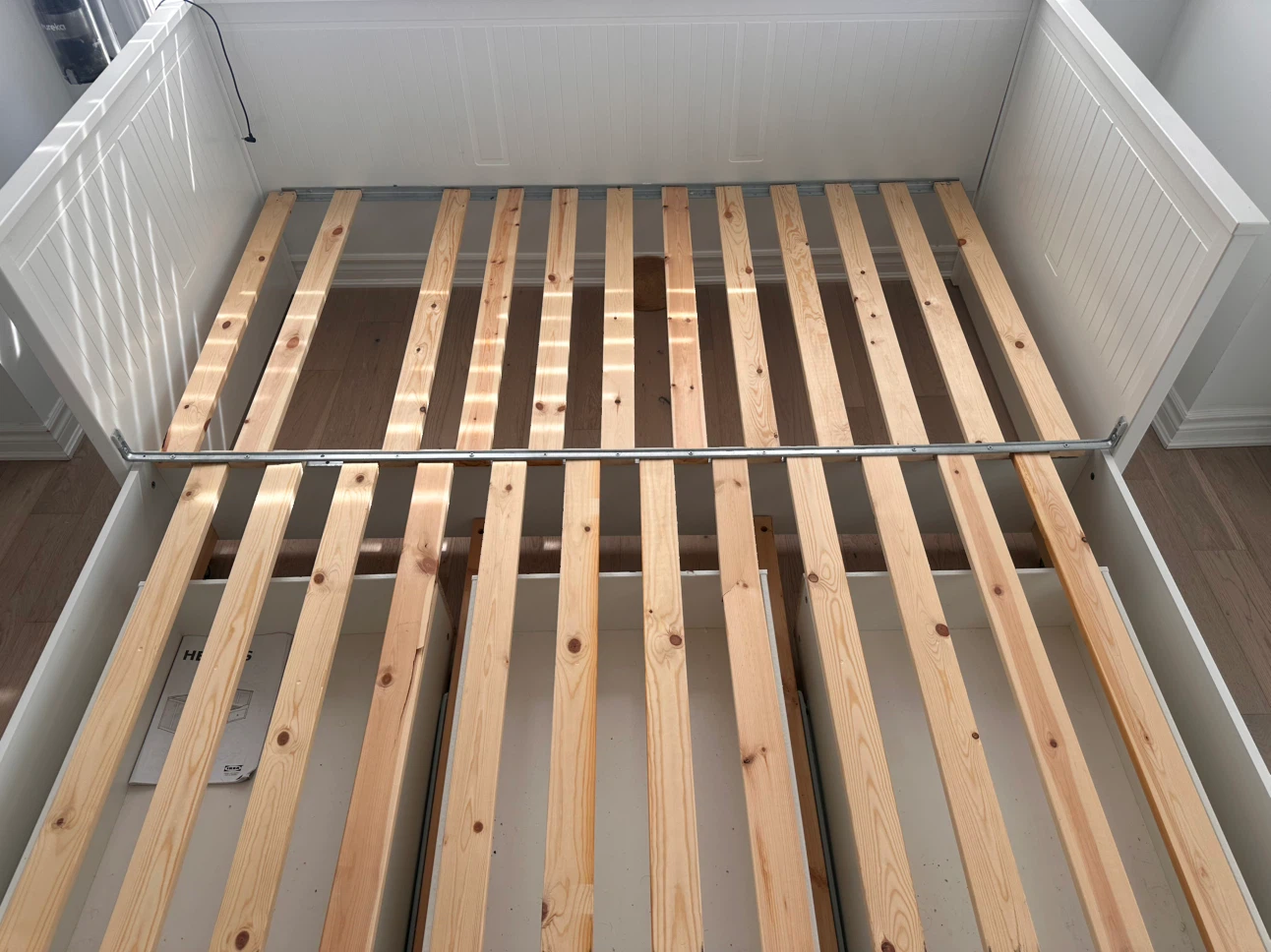 White Daybed with Storage Drawers - photo 2